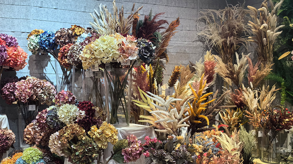 19 Blooms Without Borders Artificial Flowers as a Sustainable Alternative to Fresh Cut Flowers-01.jpg 